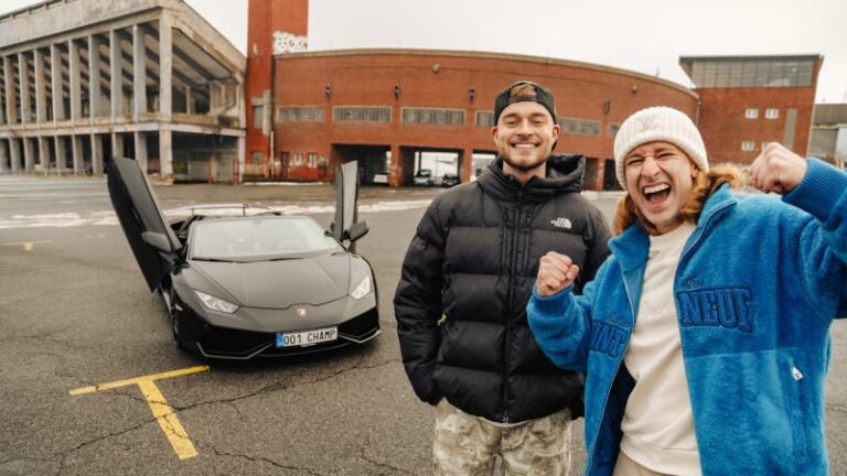 Hodinky po krejčířovi a auto po vémolovi. majitelé terminátorova lamba prozradili důvody koupě