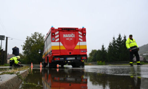 Bratislava v pozore. Pri výkopových prácach došlo k úniku plynu, zasahovali aj z SPP