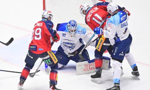 Pardubice si opäť poradili s kometou, kelemen putoval po faule predčasne do spŕch