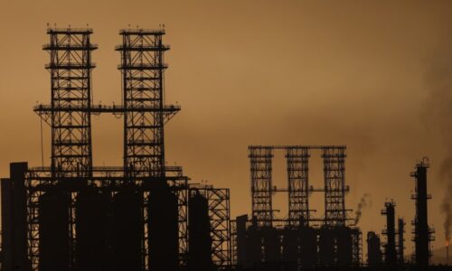 USA daly zelenou prodeji venezuelské ropy na Kubu. Mají ale zásadní podmínku vůči režimu