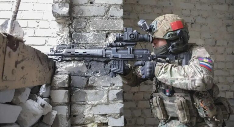 Kritika ruského experta do vlastných radov. za postup 15 metrov denne