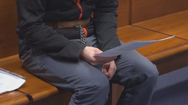 Zvrácený případ u olomouckého soudu: muž měl kamerami špehovat dcery partnerky a jednu zneužít