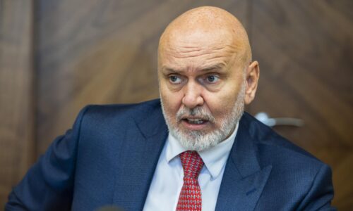 Oszkár Világi: Pravda o rope a realite