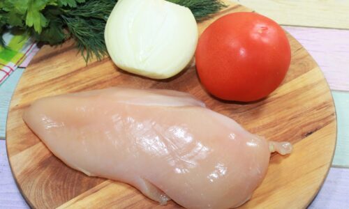 Всего несколько ингредиентов и вкусная, сочная Куриная Грудка готова.