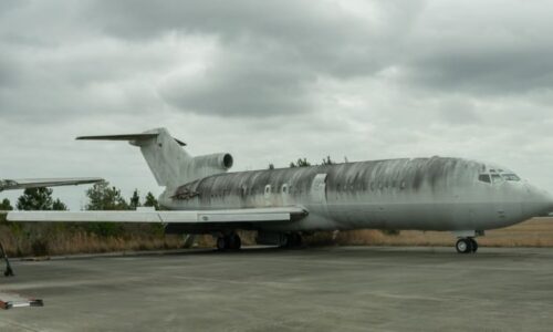 Ve vraku Epsteinova letadla se zastavil čas. Artefakty v koupelně připomněly nejhorší zločiny