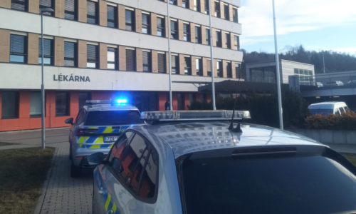 Policejní zásah ve zlínské nemocnici: Po výhružné zprávě spustili bezpečnostní opatření