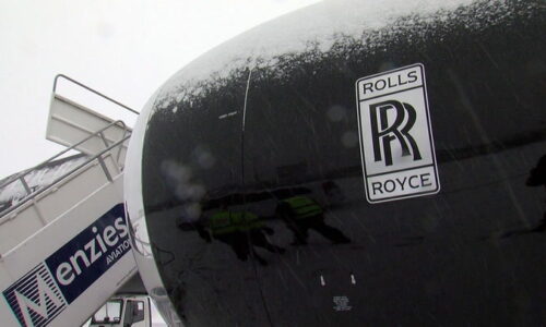 Letenka za cenu jednoizbáku v Bratislave. V Prahe pristál lietajúci hotel Four Seasons pre vyvolených