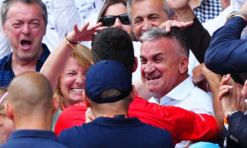 Mama Novaka Djokoviča ohúrila novým imidžom. Vyzerá o 20 rokov mladšie, píšu fanúšikovia