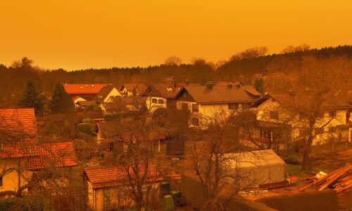 Nebe nad Českem se o víkendu zbarví do ruda. Saharský písek může ovlivnit teploty