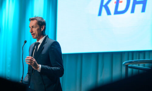 Európska komisia chce umožniť dobrovoľné zapojenie sa do financovania „potratovej turistiky“. KDH s návrhom nesúhlasí