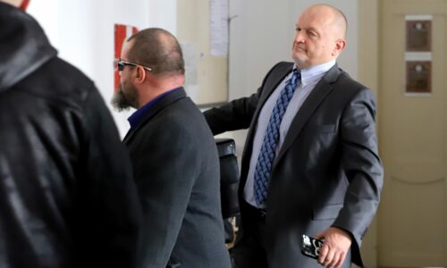 Svedectvo informátora Draga nestačilo. Súd exsiskára Hrbáčka oslobodil. Išlo o spackanú policajnú akciu?