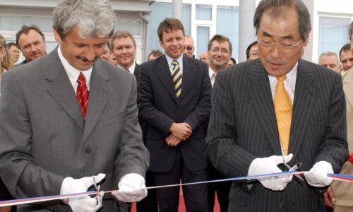 Samsung tu roky držali dotácie, väčší bol svojho času iba Volkswagen. Jeho odchod teraz posiela varovný signál