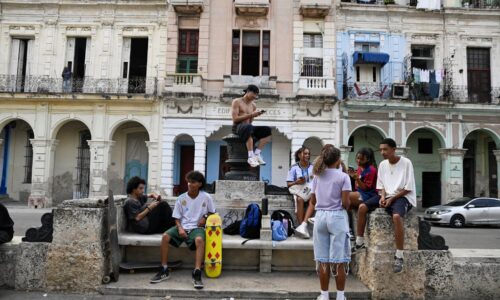 Ostrovu slobody došlo palivo, spojenci a čas. Nastane na Kube na „venezuelský scenár“?