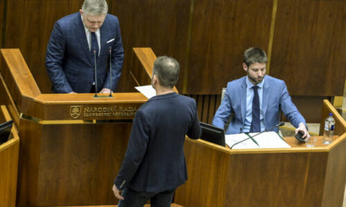 Progresívne Slovensko si udržuje v prieskume prvé miesto, matovičovci predbehli Hlas a Republika si polepšila