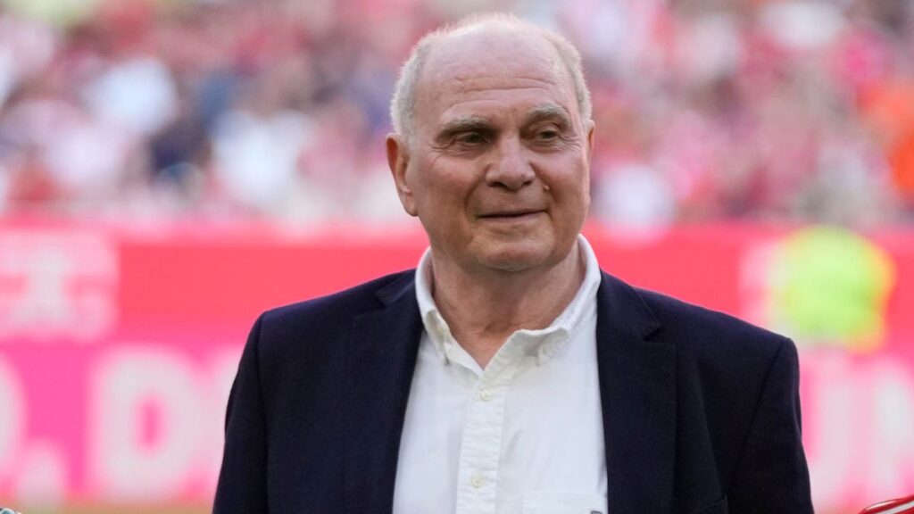 Čestný prezident bayernu opísal svoj pobyt za mrežami: pri mojej posteli sedel masový vrah