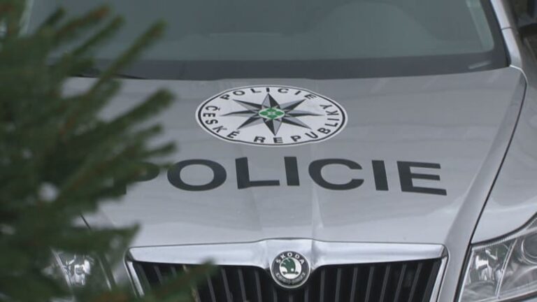 Batole spolklo sklo, cestu za lékaři do brna znemožnily nehody. pomohl pohotový zásah policie