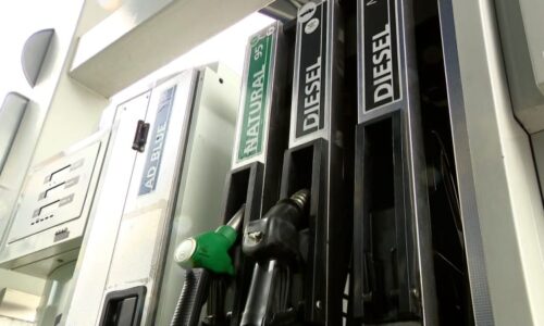 Útok na Írán zdraží energie v Česku. Kam až mohou vyletět ceny na benzinových pumpách?