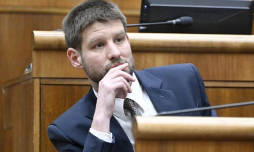 Progresívci varujú pred možným dominovým efektom po avizovanom konci Samsungu v Galante