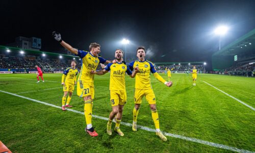 Úvod duelu patril košiciam. hráči z metropoly východu uspeli v neďalekých michalovciach