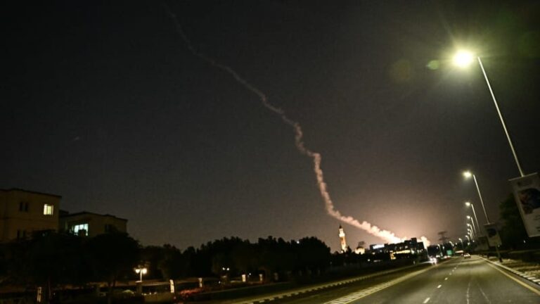 Děsíme se každé minuty. čech z dubaje popsal zásah ikonického hotelu i obavy z další noci