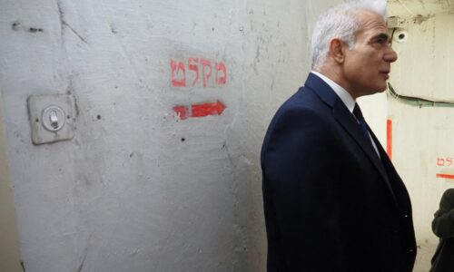 „Budeme jednotne stáť proti tejto hrozbe“. Izraelský opozičný líder podporil Netanjahua pri útoku na Irán