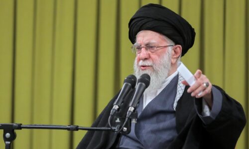 Irán potvrdil smrť najvyššieho vodcu ajatolláha alího chameneího