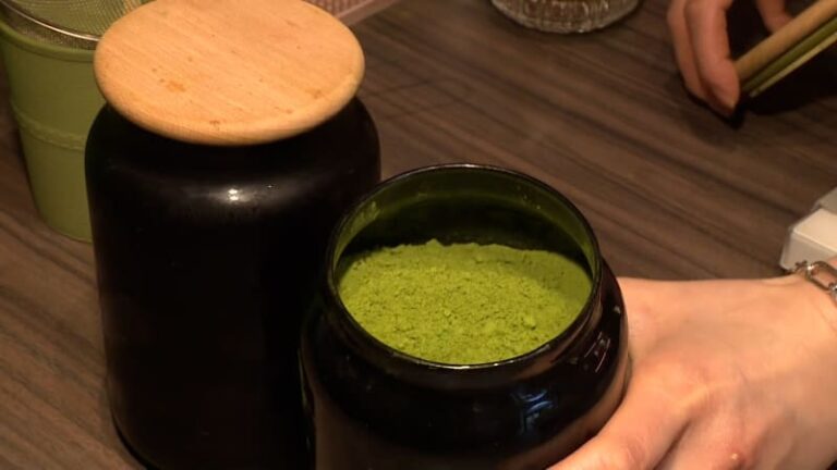 Matcha pomáhá s hubnutím, může ale i škodit. expert popsal, kdy populární čaj ohrožuje játra