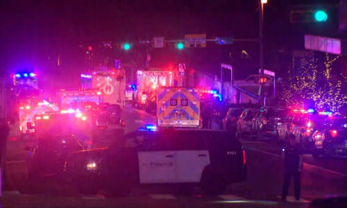 Naběhl do baru a začal střílet. Muž v Texasu zabil dva lidi a dalších 14 zranil, je po smrti