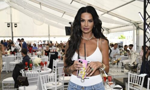 Samé hoaxy, zlehčovala influencerka Plačková údery na Dubaj. Teď otočila a modlí se za blízké