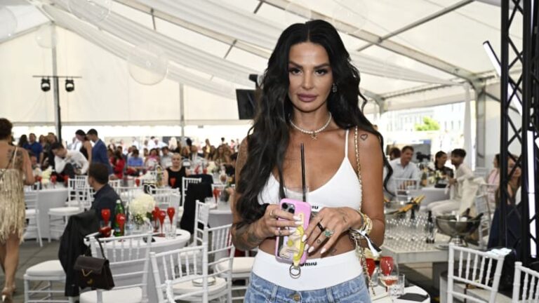 Samé hoaxy, zlehčovala influencerka plačková údery na dubaj. teď otočila a modlí se za blízké