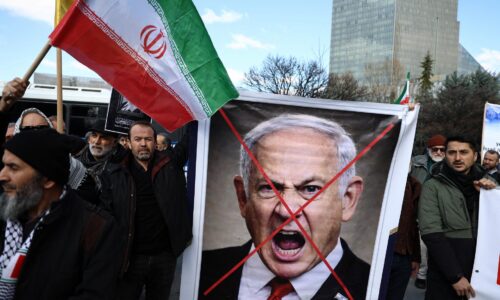 Izraelský premiér nariadil zintenzívniť údery na Teherán