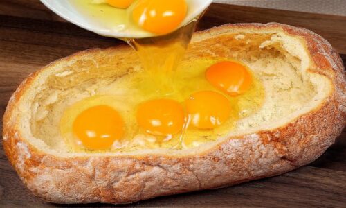 Gießen Sie einfach die Eier auf das Brot und das Ergebnis wird erstaunlich sein! Einfach und lecker!