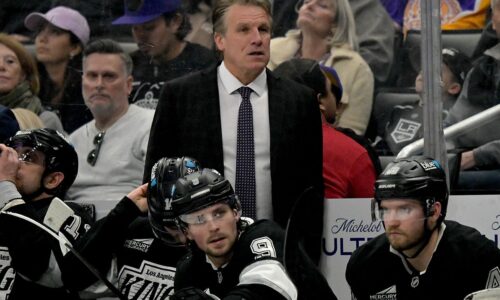 Nevydarené výsledky si vybrali svoju daň. los angeles kings odvolalo trénera, je známa náhrada