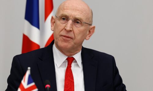 Francúzsko, Británia a Nemecko zvažujú ničenie iránskych rakiet a dronov pri zdroji