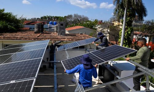 Elektrina za mínusovú cenu 203 eur. Na Slovensku padol rekord, na situácii môžu domácnosti aj zarobiť