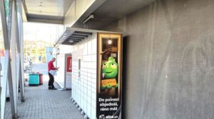 Stop balíkomatom na tráve. košice im určia mantinely, mesto reaguje na sťažnosti obyvateľov