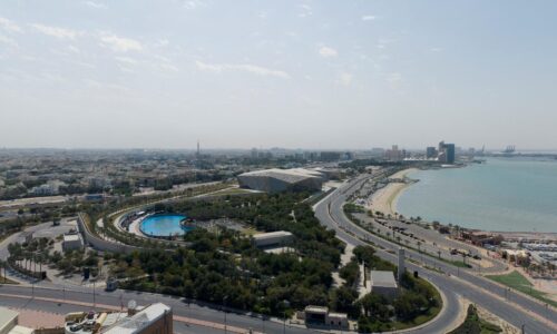 Iránske raketové útoky ohrozujú aj pasažierov šiestich výletných lodí v Perzskom zálive