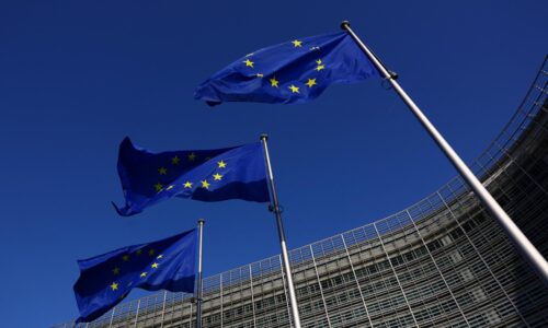 Dodávky ropy do EÚ nie sú pre konflikt v Iráne bezprostredne ohrozené, tvrdí eurokomisia