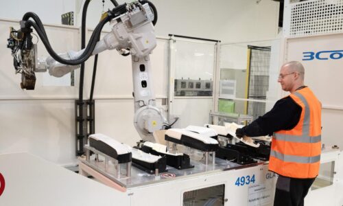 Pokles aktivity v českom priemysle sa vo februári zastavil, ceny produkcie rastú ďalej