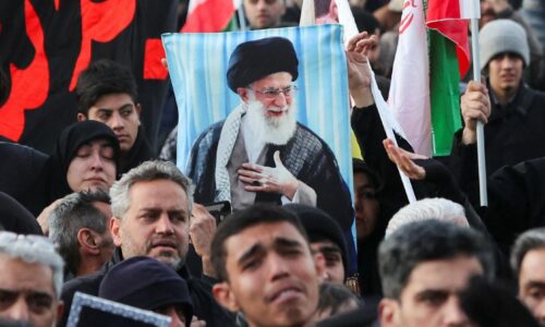 Bomby na Blízkom východe zafarbili do červena aj finančné trhy. Straty ráta Ázia, Európa aj Wall Street