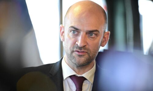 Francúzsko je pripravené brániť spojencov v Perzskom zálive pred iránskymi útokmi, potvrdil minister