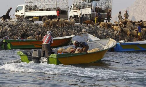 Šéf iránskych revolučných gárd tvrdí, že je uzavretý Hormuzský prieliv