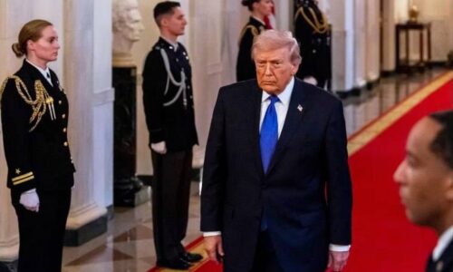 V Bielom dome je čoraz pochmúrnejšia nálada