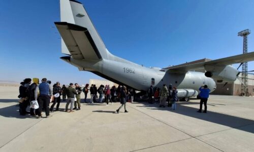 Prví ľudia z Jordánska sú na ceste domov, privezie ich lietadlo Spartan. O pomoc požiadalo už vyše 5 000 Slovákov – FOTO