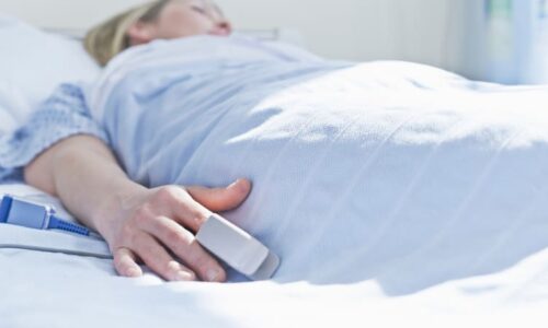 Boj o potrat: Ženě v Polsku může zachránit život, lékaři vidí její zdravotní stav jinak