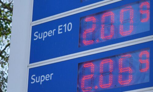 Nemci už panikária. Aj na Slovensku hrozí zdraženie benzínov a nafty o päť až desať centov