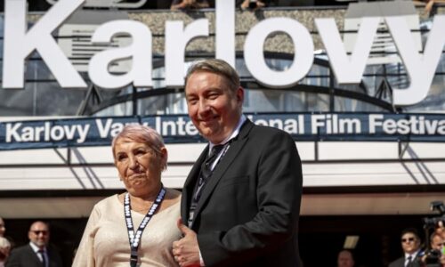 Herec Robert Mikluš přišel o maminku. Hvězda Polabí zveřejnila srdceryvný vzkaz