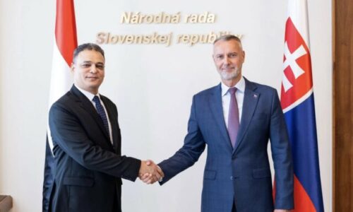 Raši rokoval s egyptským veľvyslancom o aktuálnej bezpečnostnej situácii na Blízkom východe – FOTO