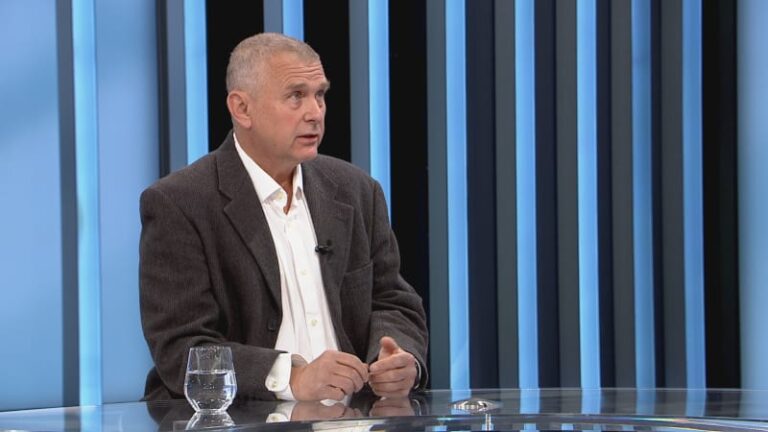 Horší než režim ajatolláhů? pelikán varuje před krvavým rozpadem íránu a totální anarchií