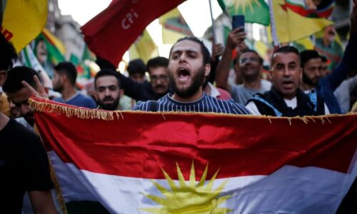 Vyzbrojit Kurdy a zasít chaos. CNN odhaluje tajný plán USA na svržení režimu v Íránu